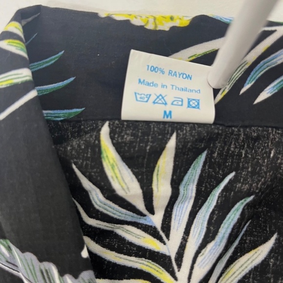 Short Sleeve Black Pineapple Hawaiian Shirt Men’s M. Button Front COJ Apparels - Picture 3 of 10